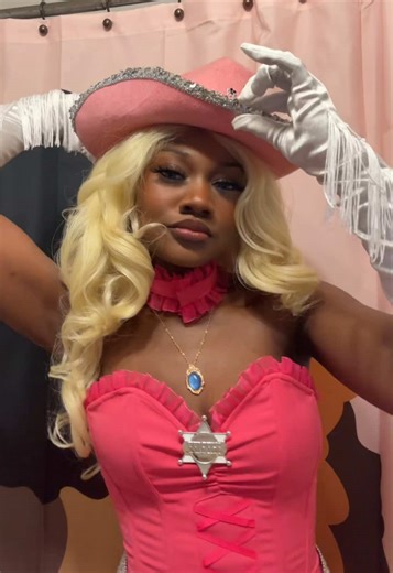 Princess Peach Cosplay Drafts and Storage Cleanup