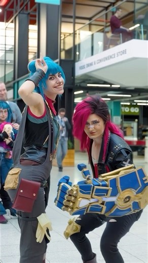 INSANE ARCANE COSPLAY GROUP 😍✨ #shorts