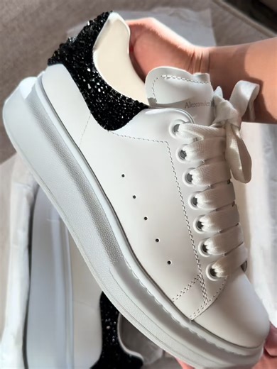 Chunky, stylish, and effortlessly iconic 👟✨ The Alexander McQueen Sneakers pair bold design with everyday comfort—perfect for street style and elevated casual looks 😍 DM for link to shop or check my bio ✨ #dh8finds #luxury #viral #affordablefinds #sneakers