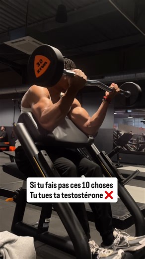 Jordan Desfontaines | Online Fitness Coach on Instagram: "🥩 1. Mange assez de protéines, de bons lipides et de zinc → Les graisses saines (œufs, avocats, poissons gras, noix) et le zinc (viande rouge, huîtres, graines de courge) sont indispensables à la production de testostérone. ⸻ 🏋️ 2. Soulève lourd (muscu intense et progressive) → Les exercices polyarticulaires comme squat, développé couché, deadlift, tractions stimulent fortement la production hormonale, surtout si tu fais peu de reps lou