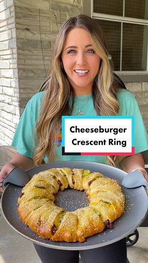 Delicious Cheeseburger Crescent Ring Recipe