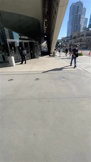 Want the house tour? 🏠 Step inside as we go down memory lane—10 years of The Broad, and 10 years of you. Over the past decade, the museum has presented legendary exhibitions that shape culture, groundbreaking performances that push boundaries, and community programs that welcomed everyone into our “veil”. 💫 Ten years of getting closer. Of hanging together. Of wooing. Of getting into things. We’re honoring the people who make The Broad come alive—families, friends, first dates, and everyone who