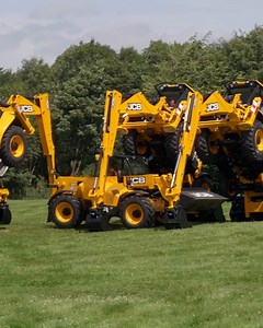 201K views · 9.1K reactions | Finishing touches. #JCB backhoe loader and loadall operators prepare for their Dancing Diggers performance at the JCB Family Day. | JCB | Facebook