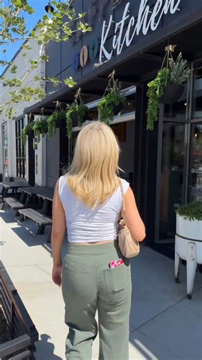 Caffeina Kitchen has taken over the old Big City Coffee space in Downtown Boise—and trust us, you’re gonna love it. ☕🍳 They’re serving up fresh pastries, incredible breakfast burrito bowls, and your go-to coffee order—all plated just for you in a bright, cozy space perfect for meetups, work sessions, or solo vibes. 🚪 Great location. New energy. Local love. 📍1416 W Grove St | Open daily 7 am–4 pm Learn more at the link in bio. #boise #totallyboise #totallyboisepartner | Totally Boise