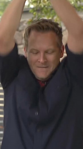 How to BREAK zip ties with brute force #howto #tutorial #survival #skill #emergency | The Modern Rogue