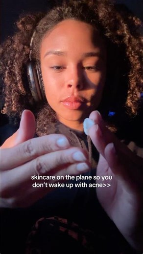 LITERALLY the only way to not get pimples on a flight👌￼ #skincare #airplane