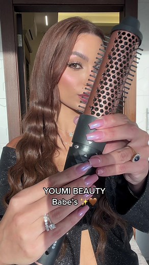 Summer Beauty Look with Youmi Beauty Lenses and Hair Curler