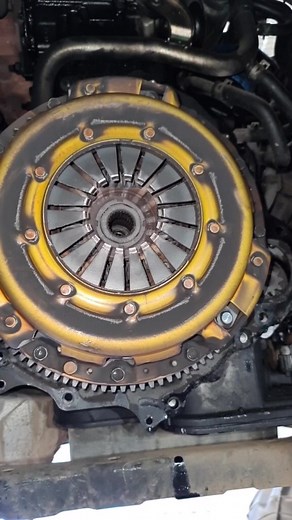 d40 clutch is out #apprentice #navara #nissan #d40