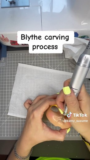 I tried to show you every process in carving this time, so this is a litlle long video😅 But i hope you like it friends🫶 #wanttorecomendations #wanttorec #ukraine🇺🇦 #blythe #blythedoll #doll #dolls #dollmaker #tutorial #dollmakingtutorial #carving