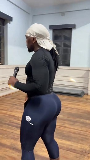 King of Squats: Unleash Your Glutes Growth