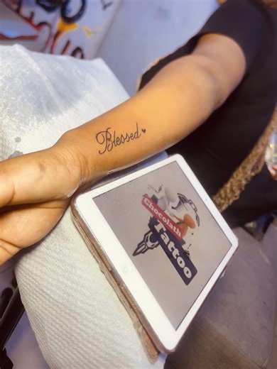 SEJA BEM-VINDO Queres uma #tatuagem melhor ou idêntica puxa e faz a tua 📅 marcação 🥰 WhatsApp 935460365 P >>>🇦🇴 🥰 SERVIÇOS DISPONIVEIS • APLICAÇÃO DE • TATUAGENS • PIERCING NORMAL • PIERCING MICRODERMAL ❗️Tatuagens #Temporárias uma semana • MICROPIGMENTAÇÃO «LABIAL-SOMBRACELHAS» • REMOÇÃO DE TATUAGENS • E muito mais 🥰🥰 @chocolath_tattoo_official 🍀🌺 Preço Inicial ds #TATUAGENS 7mil adiante (p cima) 📍 Estou localizado na rua principal da samba na paragem do morro da luz Antes da discotec