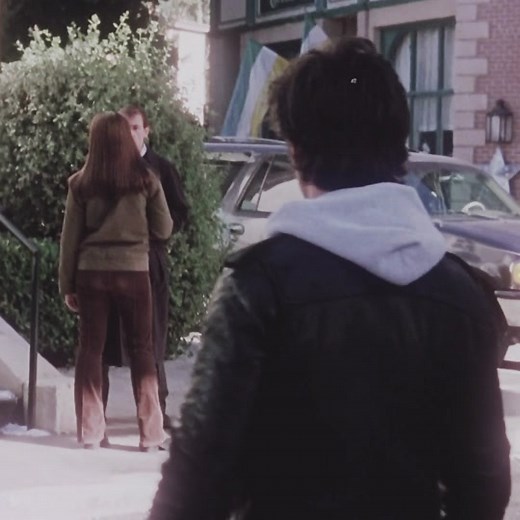 Dark Red Edits of Rory and Jess from Gilmore Girls