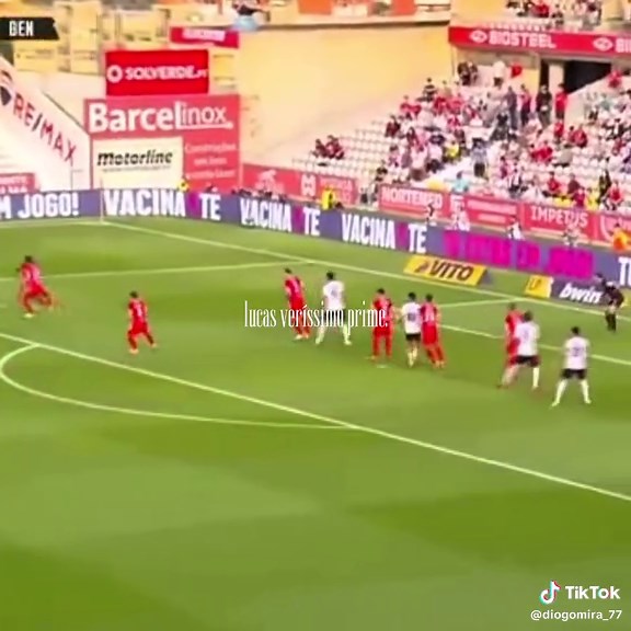 Lucas Veríssimo: Spotlight on Benfica's Central Defender