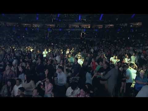 Banda MS A Mi También Me Vale En Vivo (Video Oficial)