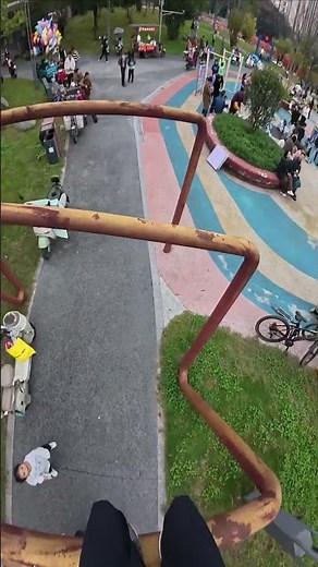 I think the distance is too close！