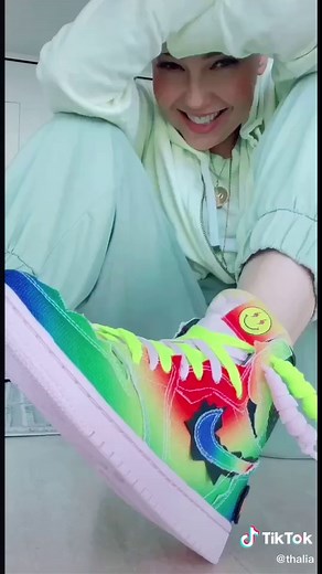 Cómo poner cadetes a tus tenis Thalía! Regalo navideño!