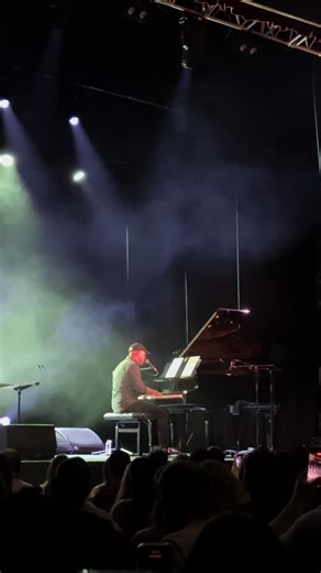Sleeping at Last - Turning Page Live in Paris
