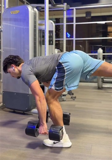Hard workouts give the best results #mlm #squat #glutes #workout #gym
