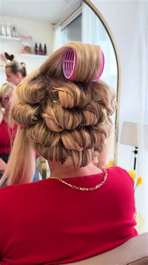 Effortless Pin Curl Technique for Gorgeous Hair