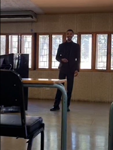 Bass-Baritone Performance of Mozart's Figaro Highlights