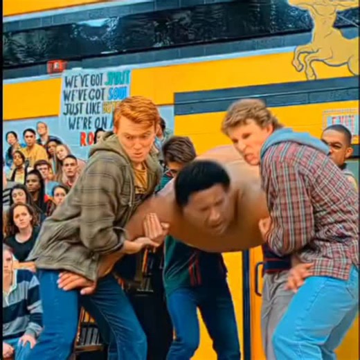 scene vault on Instagram: "Wait till the end 🎬 **Movie:** *Central Intelligence* (2016) ⭐ **Rating:** 6.3/10 IMDb 🎞️ **Genre:** Comedy | Action ⏱️ **Runtime:** 1h 47m 📡 **Available on:** Netflix, Amazon Prime Video (availability may vary by region) 📚 **Storyline:** *Central Intelligence* is an action-comedy that reunites two former high school classmates whose lives took very different paths. When a once-bullied kid turned CIA agent pulls his old friend into a dangerous espionage mission, ch