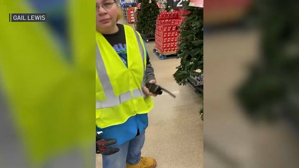 Illinois Walmart employee's sign-off message after 10 years on the job goes viral