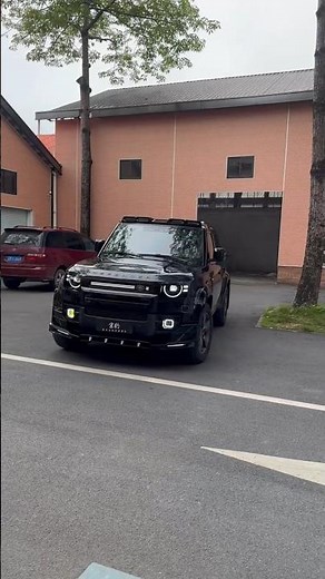 A simple modification to the Defender gives it a completely new #LandRover #Defender90 #Defender110