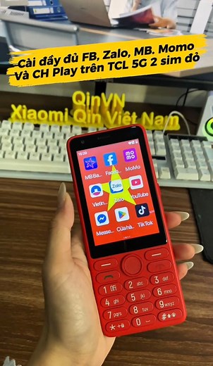 1.3K views · 27 reactions | TCL 5G 2 sim – Đỏ limited - Màu Đẹp - Độc lạ - Trâu bò khỏi nghĩ!  Em cài sẵn Facebook, Zalo, MB Bank, MoMo, Google & CH Play đầy đủ cho anh trai. Chỉ việc nhận máy, lắp sim và dùng luôn  | Vũ Chiến Thắng | Facebook