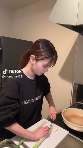 簡単な夕食の作り方｜ネギとお肉の炒め物
