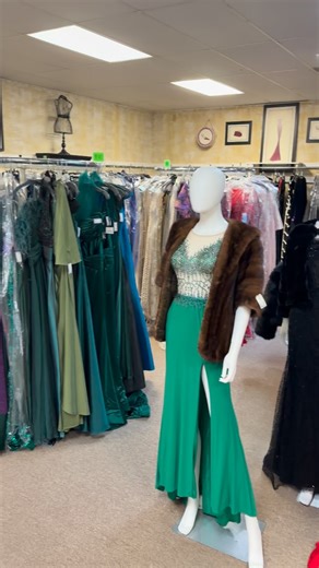 💜💚💛 Mardi Gras 2026 Looks Start HERE! Shop now & sparkle later with the best selection of formals at prices you’ll LOVE. Sizes 0–24 — come find your perfect fit! 👗✨ | Rave Reviews Consignment Boutique