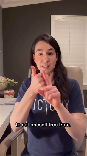 Ashley Clark | Sign Language on Instagram: "What comes up for you? . . :to set free; relieve, release. —— Fingerspelled: 👉🏼 Quit 👉🏼 Stop Want to learn sign language? I recommend starting with learning the alphabet. It will help you learn new signs more easily.👇🏼 Fingerspelling 101 Course is great for those who haven’t learned the alphabet yet or for those who have recently but need to practice. It’s a mini self-paced course that focuses on learning & practicing the alphabet. The course is