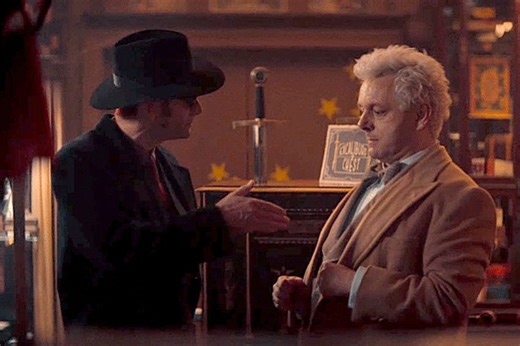 the dagger placed between Aziraphale and Crowley and 3 daggers in Aziraphale’s back is crazy work of set decorator 😭