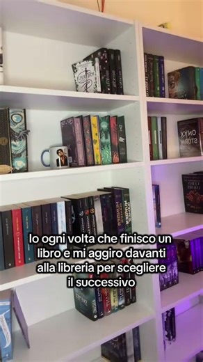I libri che mi guardano: 👁️👄👁️ #booktok #booktube #lettura #books #bibliomanzia #booktubetbr