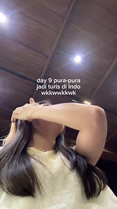 Day 9 PURA-PURA jadi TURIS… jujur kayaknya episode kali ini yang paling effort deh… SOALNYA DI SALON ITU BERJAM-JAM GUYS 😭 anak introvert ini harus acting berjam-jam… 😭 tapi… sukses? 🤣 ternyata staff-staff salonnya pada bisa lohhh… ada yang effort juga sampai pake google translate. kudos to them 👏🏻👏🏻☺️☺️❤️❤️ #foryou #english #fypシ゚