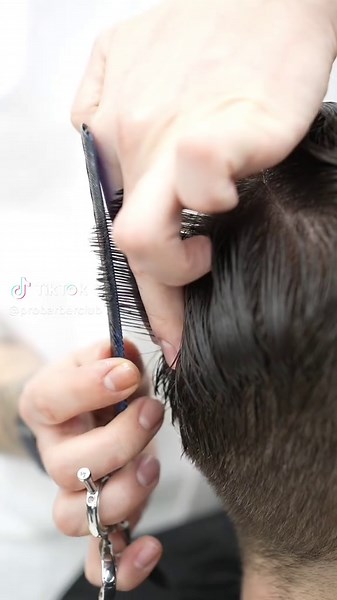 Mastering Vertical Haircuts: Techniques for Barbers