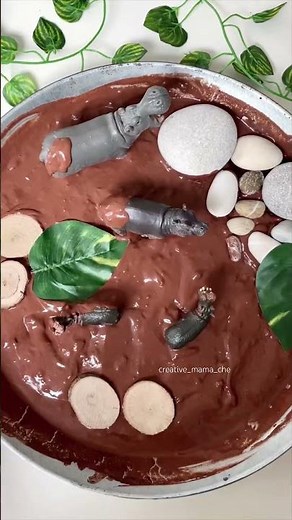 DIY mud play - messy sensory activity for all ages! 🦛