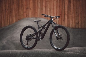 Specialized Launches The Outrageous Stumpjumper EVO In Carbon Fibre
