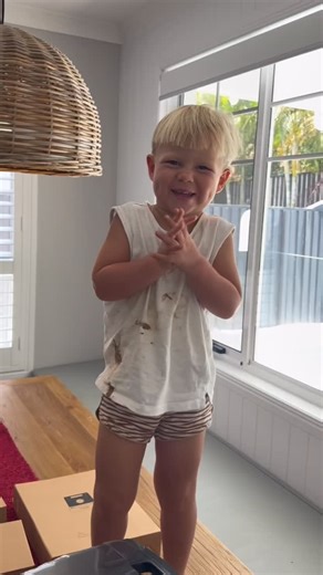 Mitchell Orval on Instagram: "Now i know why robots are taking over the world, see you later creepy crawlys, hello @aiperofficial one of the best things i’ve ever been sent!! link in bio - shop the black friday using code Mitchell5off @aiperaustralia :#Aiper #AiperScubaX1ProMax #AiperScubaX1 #aipersurfers2 #BlackFriday2025 #BlackFriday #AiperBlackFriday #PoolCleaning #AiperRoboticPoolCleaner #aiperpoolvacuumrobo"