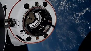 1M views · 13K reactions | Time-lapse of SpaceX Dragon docking to the International Space Station | Cosmos and Spaceflights | Facebook