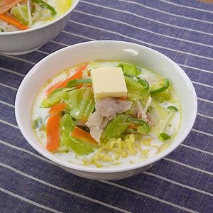 濃厚な味わい♪ 塩バター牛乳ラーメンのレシピ動画・作り方 | デリッシュキッチン