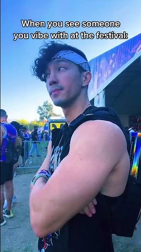 When you vibe with someone at the rave 😎 #edm #edmfamily #ravers