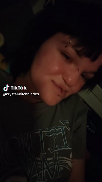 🌜ˢᵗᵃʳˢʰᵒᵖᵖⁱⁿᵍ 🌟 (@crystalwitchblades)’s videos with original sound - *𖦹꩜🐞*ೃ༄