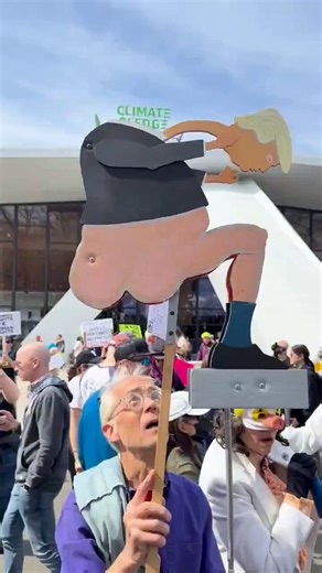 RT @PNWConservative: Imagine how much your life must suck to spend your time making something like this….