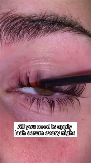 How to get long natural eyelashes