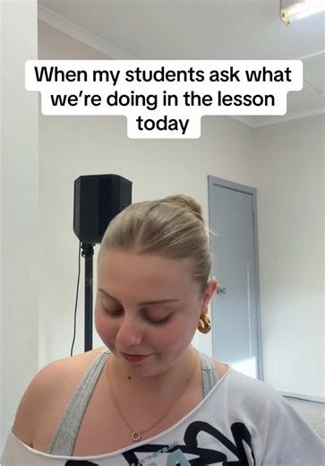 Always Organized: A Teacher's Fun Reaction to Students