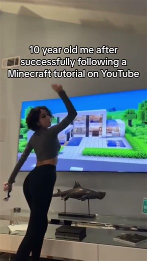 10-year-old me feeling like a certified architect after finishing a Minecraft tutorial 😤