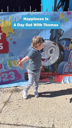 Happiness is a Day Out With Thomas 😀 Only a few more events left of the 2023 Color Tour. Check the link in bio to catch Thomas before he leaves the station until next year! #DayOutWithThomas #EventsForKids #KidsActivities #FunThingsForKids
