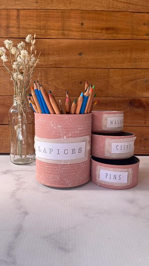 Organizador para escritorio 🤓 ¿Qué les pareció esta idea? #sellos #papeleria #libreria #diy #diycrafts #manualidades #tutorial #reciclaje #reciclado | Stamp It