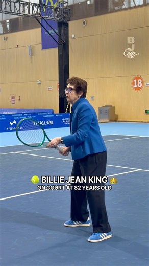 82 years old and Billie Jean King is still smashing it on court 👑 🎾
