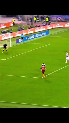 Satisfying Football Goals Compilation: Beautiful Moments